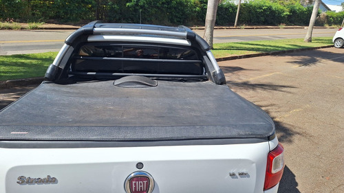 Fiat Strada 1.8 16v Adventure Cab. Dupla Flex 3p