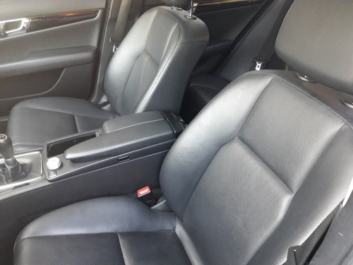 Imagen 10 de 15 de Mercedes-benz Clase C 2011 1.8 C200 Cgi Mt Blueefficiency