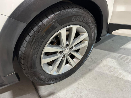 Volkswagen Fox 1.6 MSI PEPPER 16V FLEX 4P AUTOMATIZADO