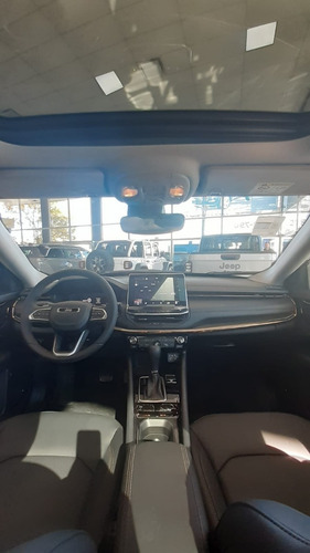 Imagen 9 de 16 de Jeep Compass Sport Turbo 2023