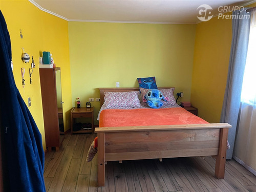 Casa De 140m2 En Venta De 4 Dorm. En Las Cabritas Calera