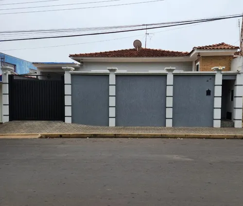 Casa - Cajuru/sp