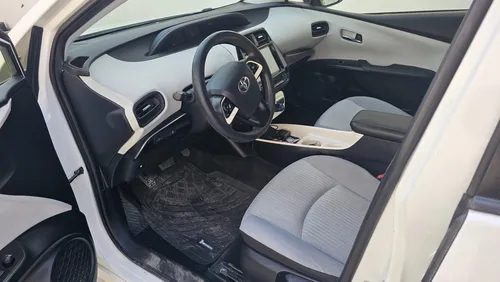 Toyota Prius 1.8 Base Cvt