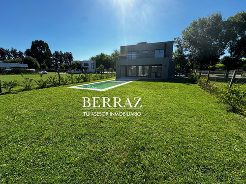 Casa Venta 4 Dormitorios Barrio Santo Tomás Lote De 450 M2 Pilar