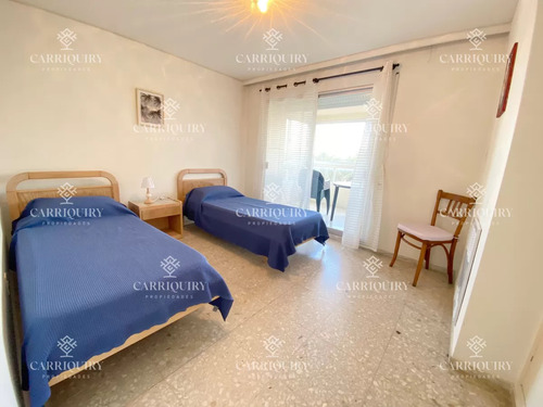 Venta Apartamento De 3 Dormitorios En Torre De Categoría