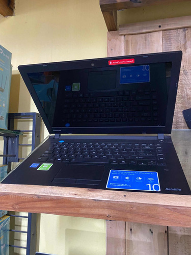 Imagen 1 de 1 de Notebook Toshiba 32gb Intel