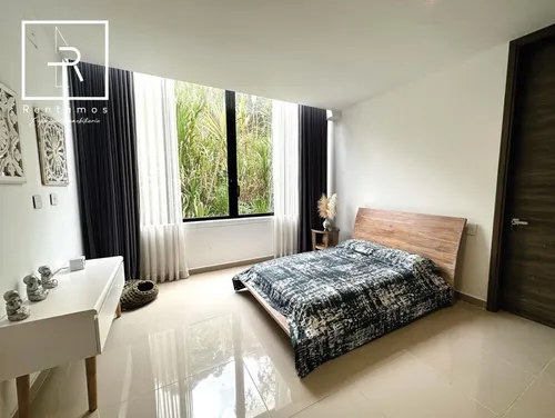 Casa En Venta En El Poblado. Cod V10550