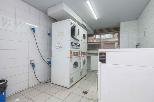Edificio Mapocho (1 Est. 1 Bod.) Piso 5