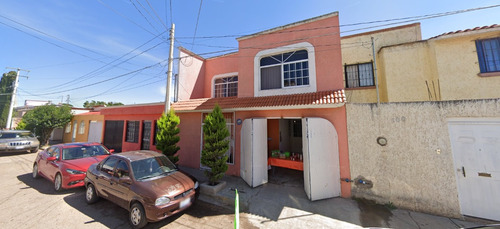 Casa En Remate En Durango Cerca Del Centro En Tranquilo Fraccionamiento Adquierela Con Un 45% De Descuento Sk15