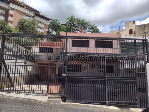 Excelente Casa Para Uso Comercial O Vivienda En Los Chaguaramos. Oportunidad Codg Mas 24-6591