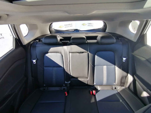 Imagen 9 de 15 de Chevrolet Tracker 2022 5p Premier L3/1.2 Aut