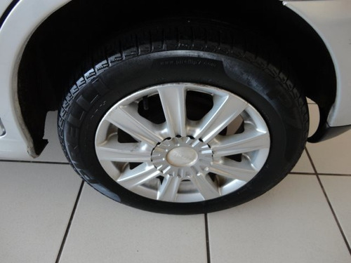 Volkswagen Gol 1.0 Mi Plus 8v Gasolina 4p Manual G.iii