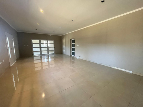 Casa En Venta En Pergamino Con Patio