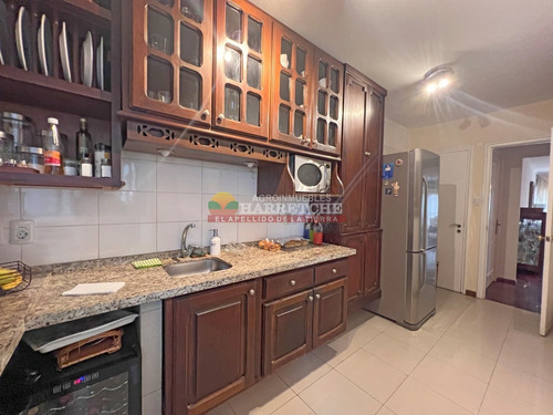 Apartamento En Venta 4 Dormitorios 3 Baños, Punta Carreta