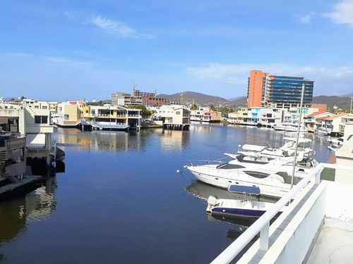 Casa Bote C En Alquiler A Estrenar