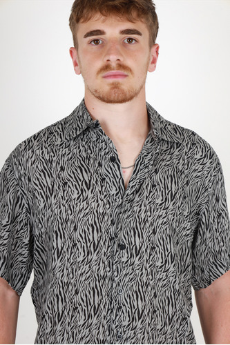 Camisa Hombre Manga Corta Hawaiana Floreada Fibrana