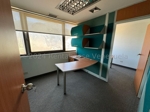 Oficina En Alquiler En Ccct En Chuao. Cecilia Gutierrez. 244-15915