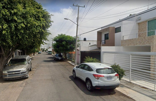 Casa En Venta En Col. Laboratorio Cfe, Irapuato, Lcv.