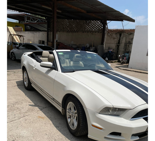 Ford Mustang 3.8 V6 coupe AT