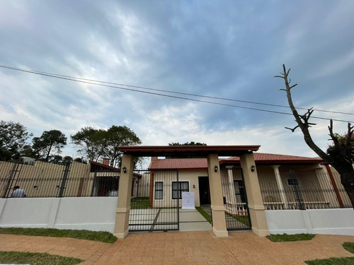 Vendo Casa Amoblada Con Piscina En El Barrio Kennedy: 3 Habitaciones Y 3 Baños