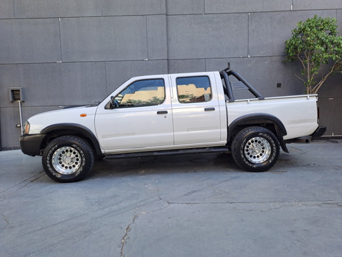 Nissan NP300 2.5 Cabina Doble 133cv 4x2