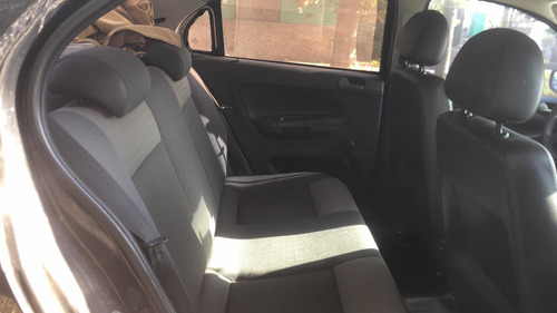 Imagen 5 de 6 de Volkswagen Voyage 2012 1.6 101cv