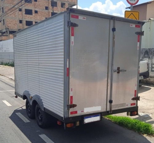 Imagem 8 de 12 de Carretinha Reboque Truck Baú 2013