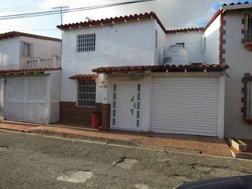 Imagen 1 de 16 de Bella Town House En Llano Alto