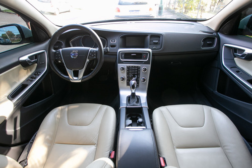 Imagem 9 de 14 de Volvo V60 2.0 T4 Drive-e Momentum