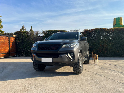 Toyota Fortuner Sr5 F2d0