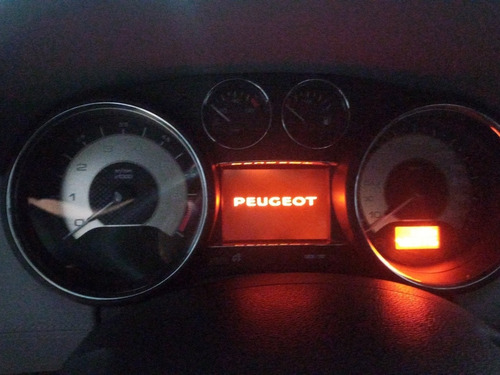 Imagen 12 de 13 de Peugeot Rcz 2013 1.6 Carbon Concept Thp 200cv 6mt