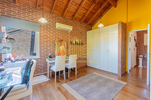 Excelente Casa 4 Ambientes + Playroom En Solares Del Talar C/ Piscina - Galeria - Parrilla - Lavadero - Riego - Ubicación Central