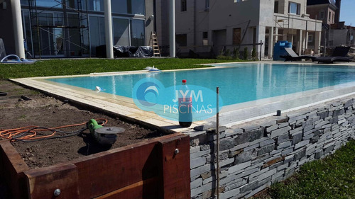 Imagen 4 de 9 de Construcción De Piscinas De Hormigón Con 20 Años De Exp.