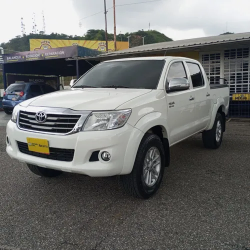 Carros store nikko 4x4