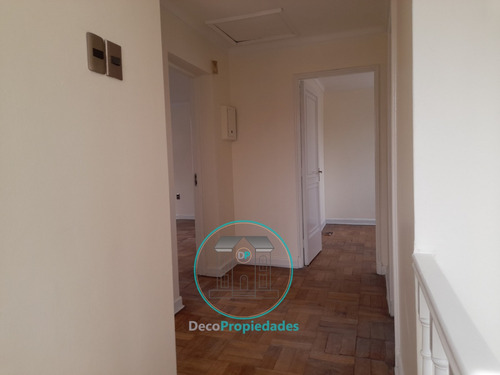 Casa Dos Pisos . Excelente Conectividad,