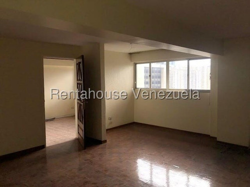 Se Vende Penthouse Dúplex En La Urb. La Candelaria.