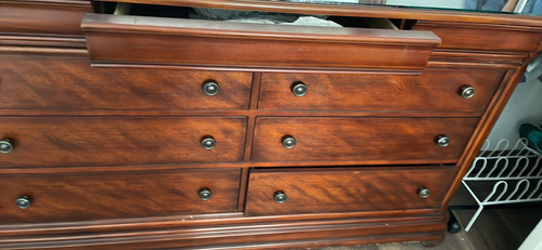 Juego De Dormitorio De Madera Importado En Excelentes Estado (Usado)