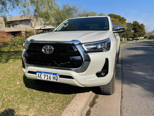 Imagen 3 de 15 de Toyota Hilux 2021 2.8 Cd Srv 177cv 4x4 At