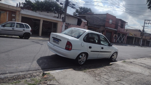 Chevrolet Corsa Sedan 1.6 Classic 4p
