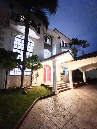 Vendo Casa En Santo Domingo Distrito Nacional 5 Habitaciones