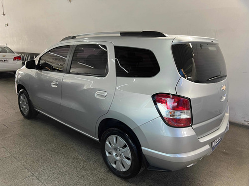 Imagen 3 de 16 de Chevrolet Spin 2016 1.8 Lt 5as 105cv