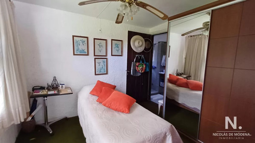Vende Casa En Zona Comercial En Lugano - Punta Del Este