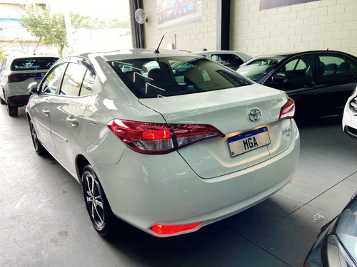 Imagem 3 de 10 de Toyota Yaris Sedan Xs At 2019/2020 Branca