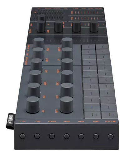 Módulo De Produção Portátil Seqtrak Preto Yamaha 6V