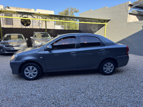 Toyota Etios 1.5 Sedan Xs