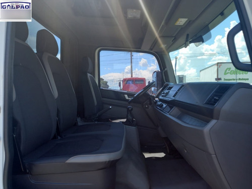 Imagem 8 de 15 de Vw Express Prime (2020) Baú Refrigerado