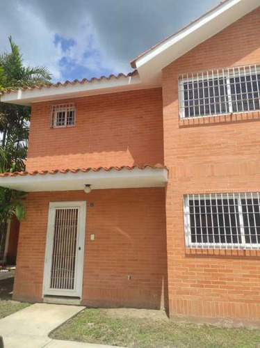 Se Vende Townhouse La Campiña