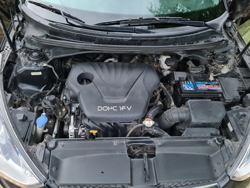 Hyundai Veloster 1.6at