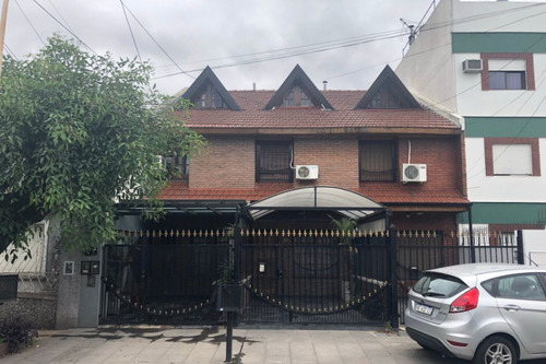 Triplex En Venta En Villa Luzuriaga