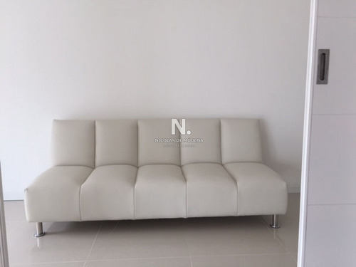 Apto 2 Dorm Y Medio, 2 Baños, Balcón- Ref: 1766